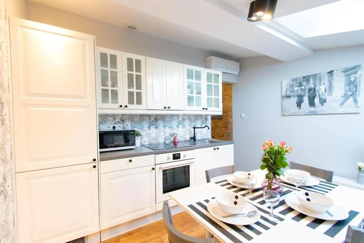 Krupnicza Modern Old Town Apartments - By Upstairs Krakow