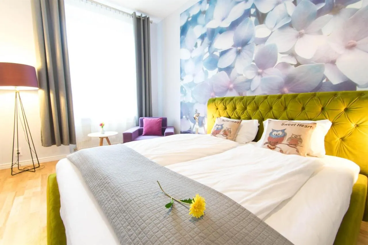 Krupnicza Modern Old Town Apartments - By Upstairs Krakow