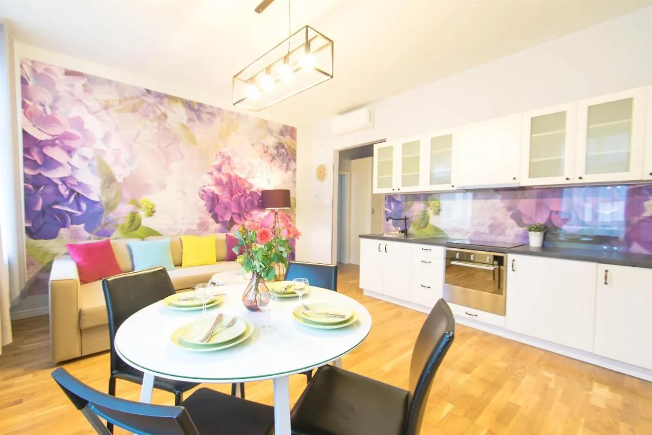Krupnicza Modern Old Town Apartments - By Upstairs Krakow