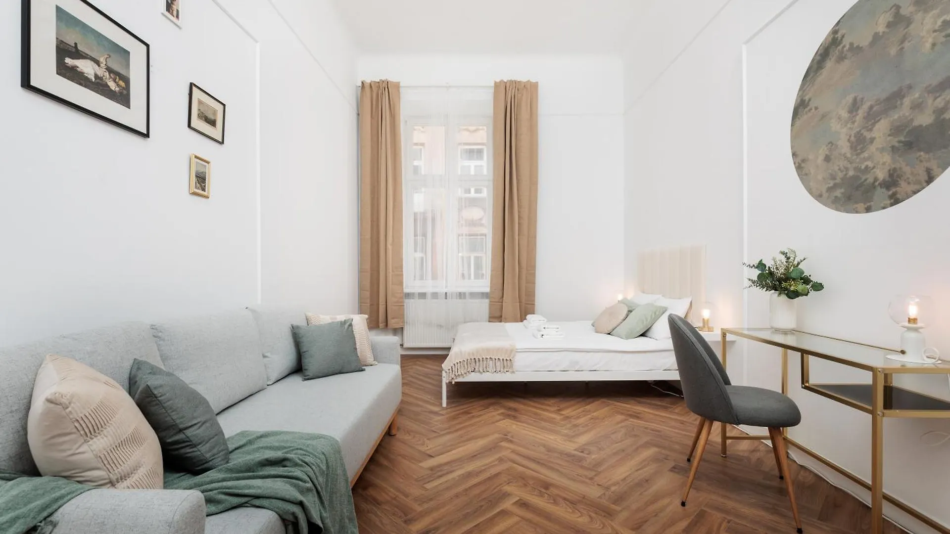 Krupnicza Modern Old Town Apartments - By Upstairs Krakow