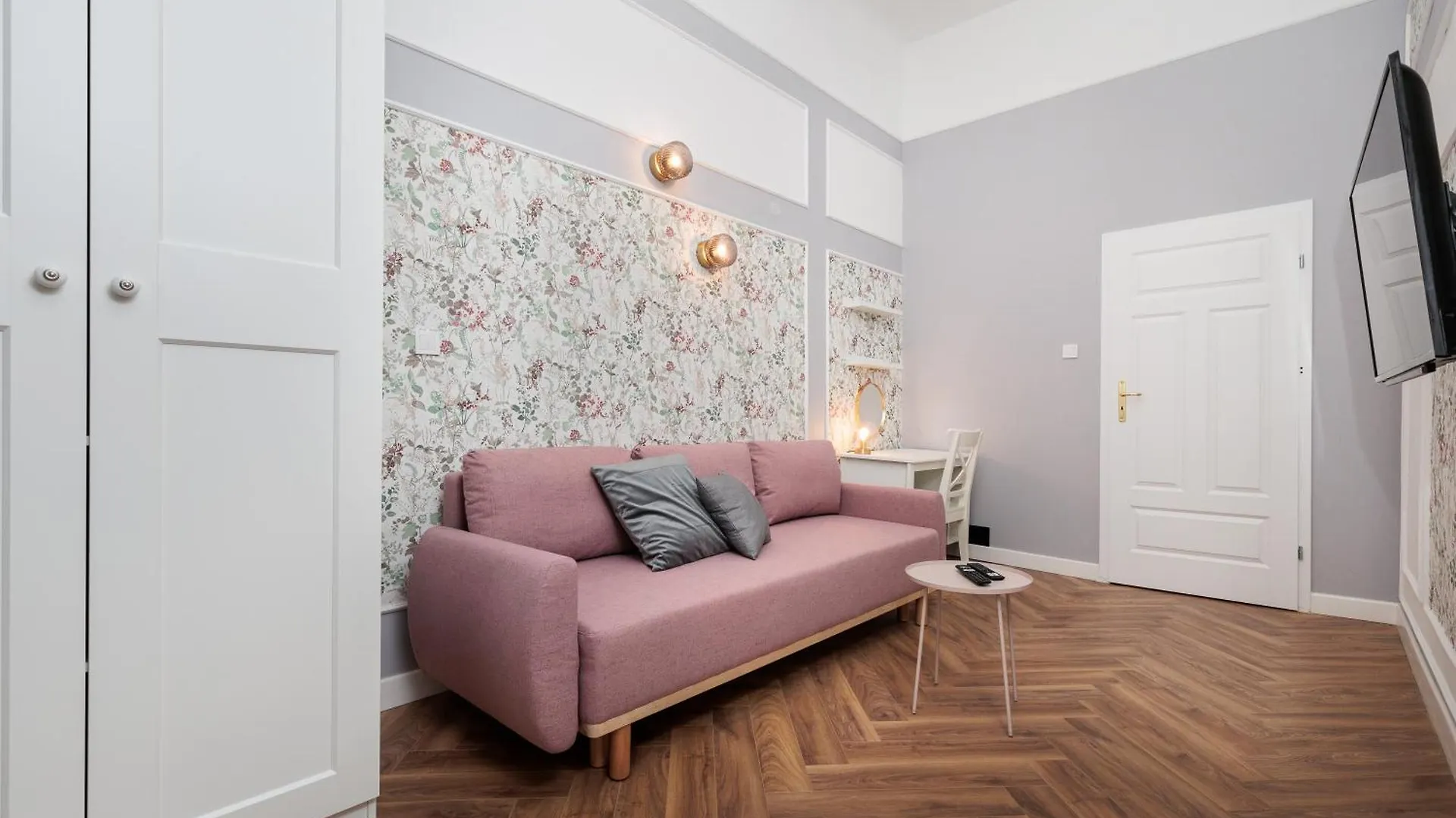 Krupnicza Modern Old Town Apartments - By Upstairs Krakow