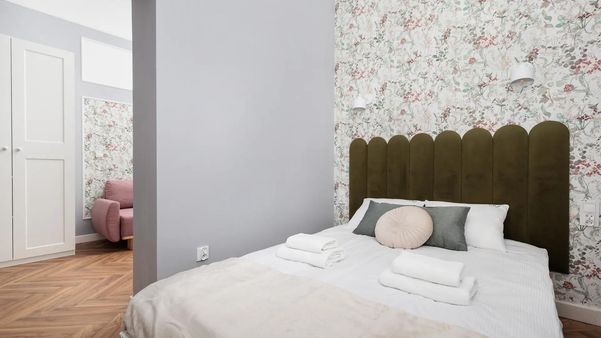 Krupnicza Modern Old Town Apartments - By Upstairs Krakow
