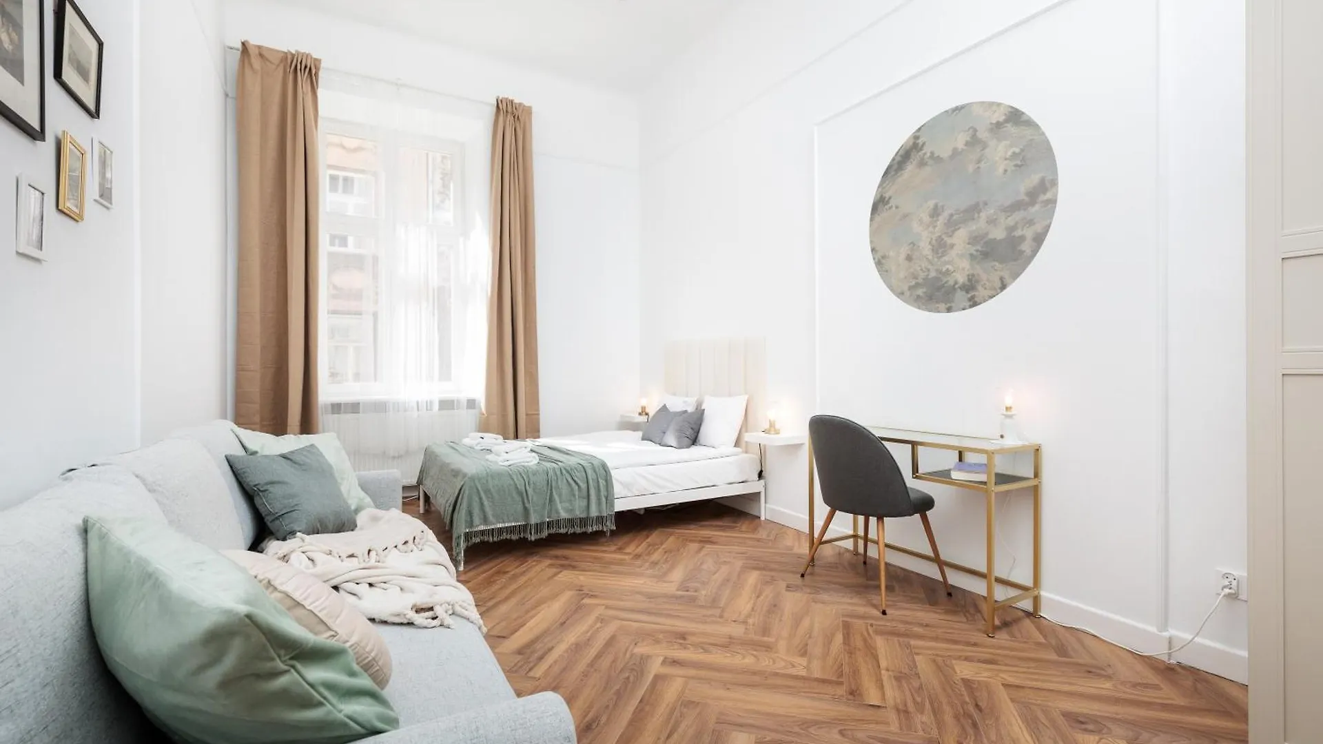Krupnicza Modern Old Town Apartments - By Upstairs Krakow