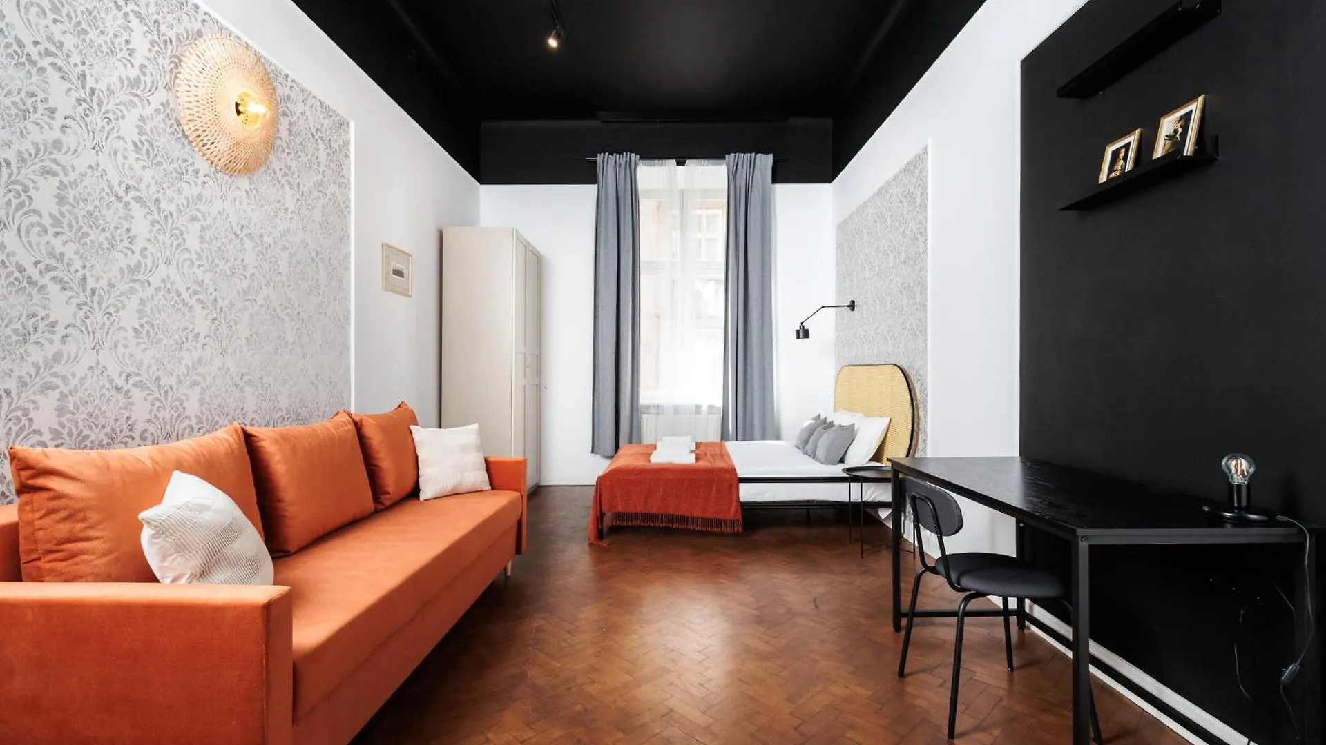 Krupnicza Modern Old Town Apartments - By Upstairs Krakow
